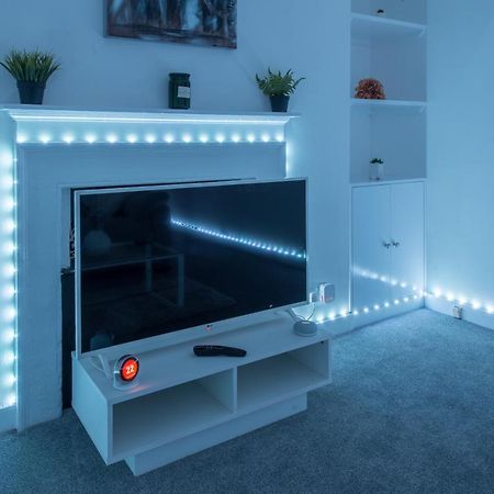 Luxe Maisonette- Parking, 4K Tvs, Leds, Local Snacks And More! Bath Eksteriør billede