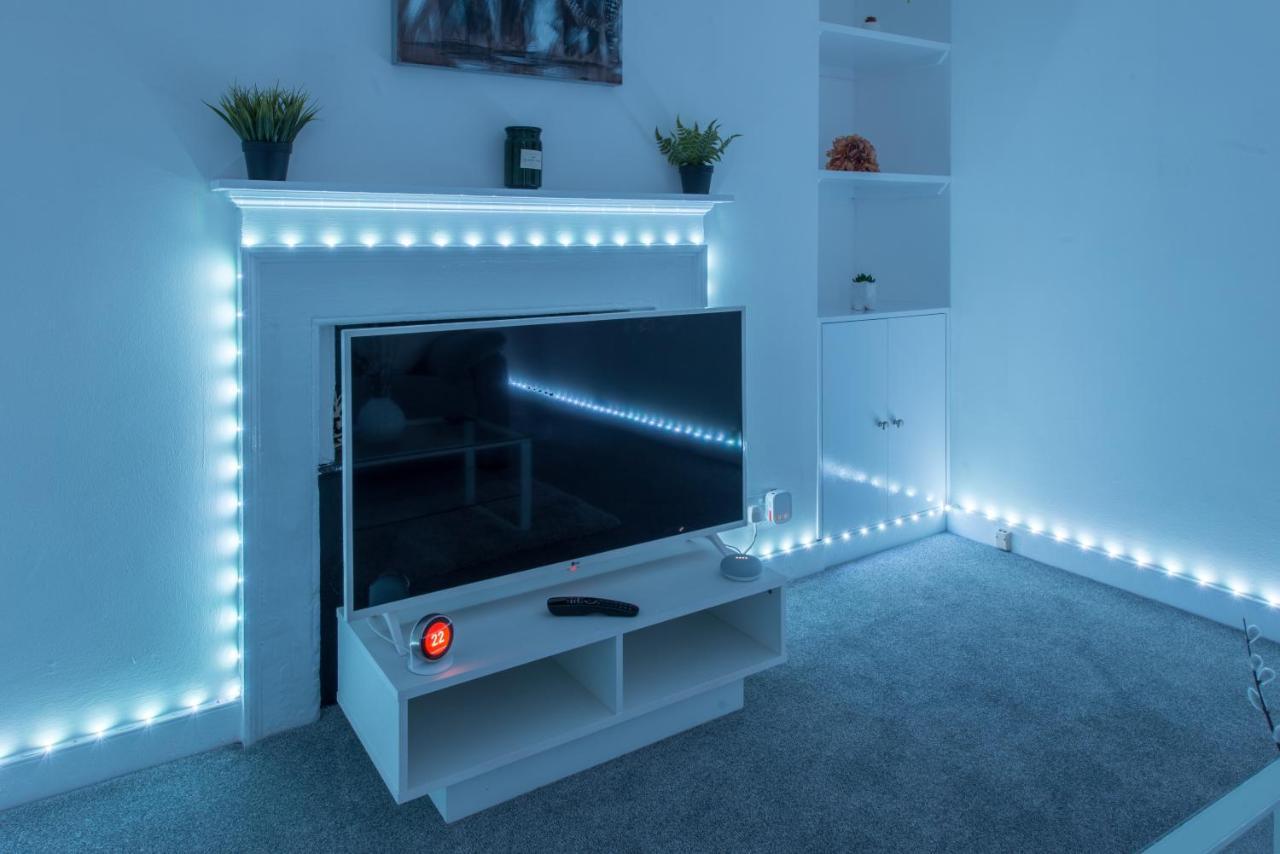 Luxe Maisonette- Parking, 4K Tvs, Leds, Local Snacks And More! Bath Eksteriør billede