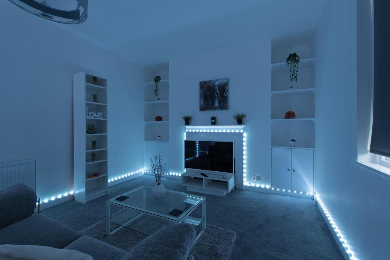 Luxe Maisonette- Parking, 4K Tvs, Leds, Local Snacks And More! Bath Eksteriør billede